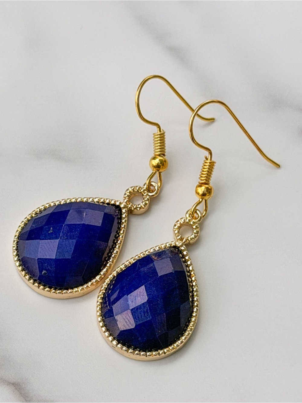 Gold Tone Malaysian Jade Teardrop Dangle Earrings Deep Blue Faceted NWT
